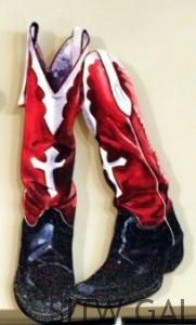 OLYMPUS DIGITAL CAMERA double-cross-boots-wood-wall-plack-gary-sohrweid